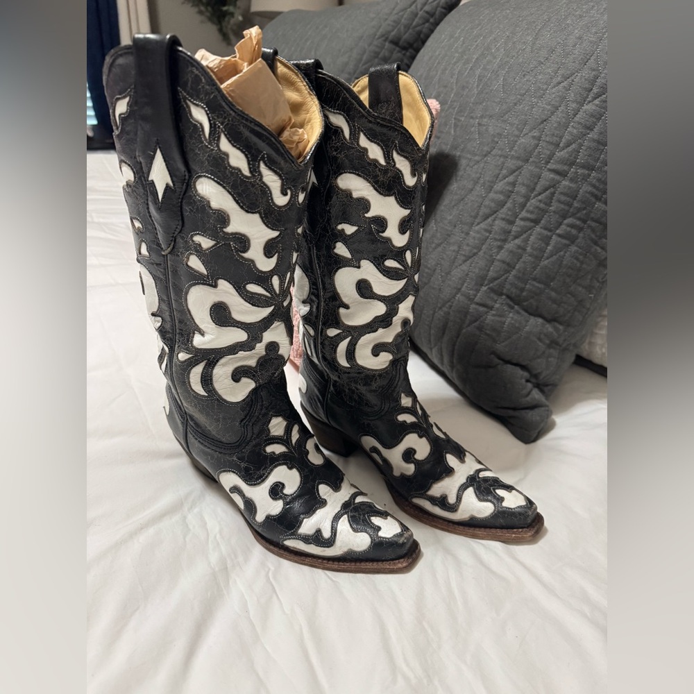 Elegant Black and White Western Heeled Boots